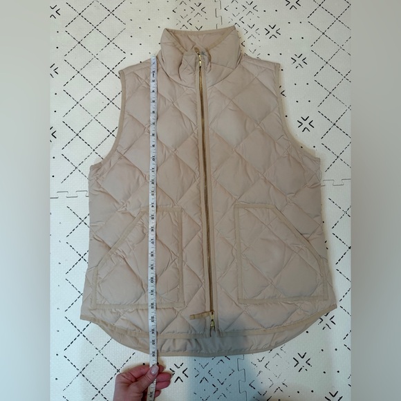J Crew Factory Quilted Puffer Vest Women’s Size M 60% down fill - Picture 2 of 6